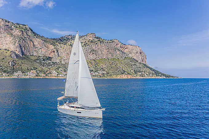Sun Odyssey 319